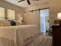 Located in the heart of Breaux Bridge historic district, perfect for all events. - Wifi