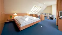 Garni Hotel Schumacher - parking