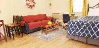 High Meadows Cottage on 16 Acres property, No Pet Fee - Homestays
