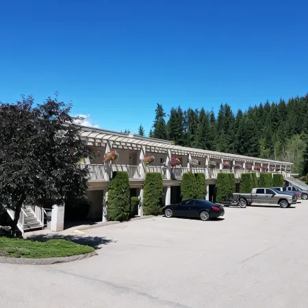 Hilltop Inn - Salmon Arm
