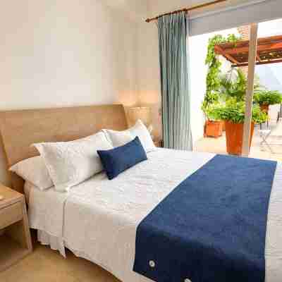 Walled City 2BR | Private Patio + Rooftop Pools Rooms
