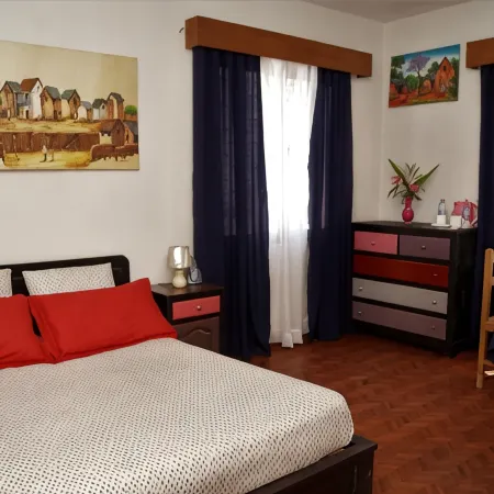 Villa Mahefa - WiFi Fibre - Parking & Jardin - Netflix - Hôtel Proche RN1, RN4, RN7