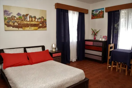 Villa Mahefa - WiFi Fibre - Parking & Jardin - Netflix - Hôtel Proche RN1, RN4, RN7 - 2-Star