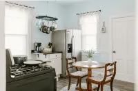 Coastal 3-BR Lower Near Lake MI and Downtown Sheboygan - บังกะโล