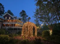 Glen-Ella Springs Hotel & Restaurant - parking