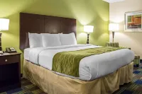 Econo Lodge Ankeny - des Moines Hotels near Maurices