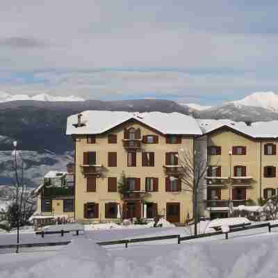 Wellness e Resort Stella Delle Alpi Hotel Exterior