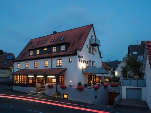 Lowen Hotel & Restaurant