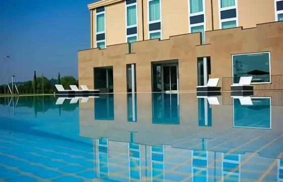 阿波尹特阿瑞澤公園酒店