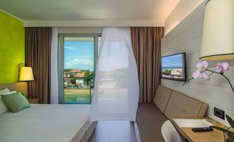 3. Hotel Vi..
