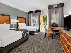 La Quinta Inn & Suites by Wyndham Dallas - Addison Galleria