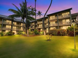 Nautical Theme Garden View Studio - Kona Islander Inn Condos Condo by Redawning