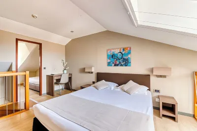 Hotel Villa d'Elsa Hotel dekat Antibes-Juan les Pins Train Station