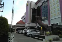Larisae Setia Kawan Hotel