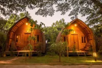 Bamboo Bungalow Hotel di 