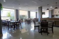 Bombonato Hotel - Fácil Acesso ao Aeroporto e Parque de Exposições Abcz - breakfast