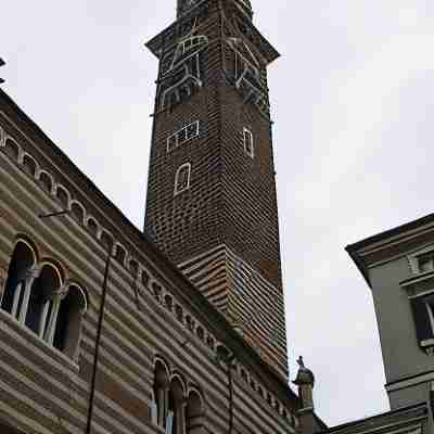 Lords of Verona Luxury Apartments Hotel Exterior