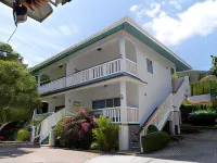 Divers Lodge Guest House Hotels in Glacis