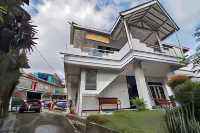 Pall Inn Puncak Mitra RedDoorz Hotels in Cisarua Subdistrict