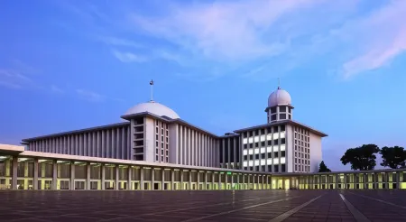 Amaris Hotel Pasar Baru Отели рядом со станцией Kemayoran Station