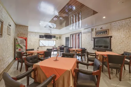 RedDoorz Near Transmart Pangkal Pinang