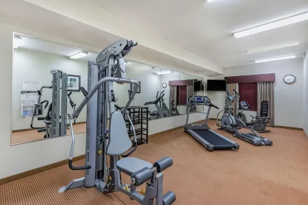 Baymont by Wyndham Victoria Отели рядом с достопримечательностью «Риверсайд Стадиум»