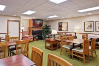 Country Inn & Suites by Radisson, Peoria North, IL - breakfast