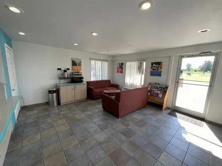 Country Yard Inn Sikeston - Miner Exit 67 on I-55 Отели в г. Майнер