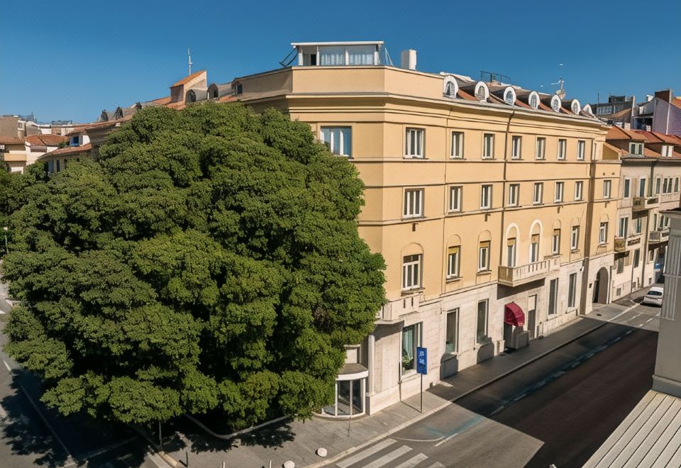 hotel overview picture