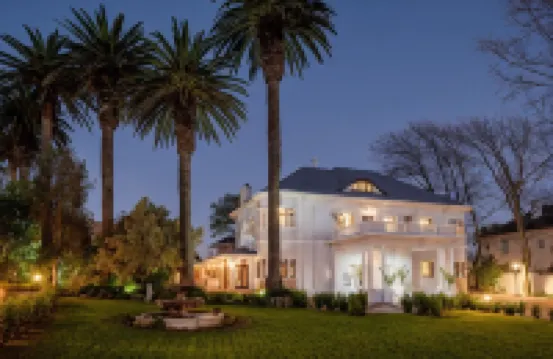 Palm House Boutique Hotel and Spa Hotel dekat Taman Wynberg