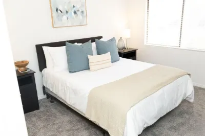 Lake Havasu: Project Relax - Recently Renovated! Pool & Spa - Amazing Location Hotels in der Nähe von Innovative Health & Wellness Center