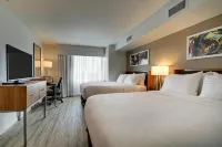 Holiday Inn & Suites Peoria at Grand Prairie Hotel dekat Limelight Eventplex