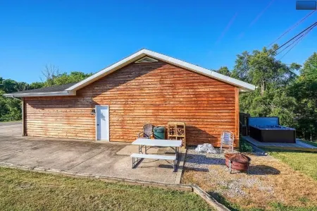 Hocking Hills Cedar Ranch Cabin