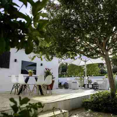 Croissant de Lune Hotel Exterior