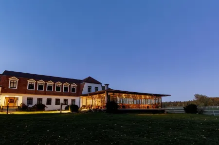 Gut Sarnow - Hotel Und Restaurant Отели в г. Бриц