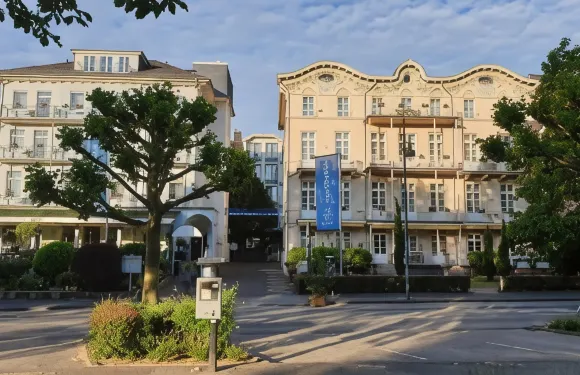 巴特洪堡公園酒店