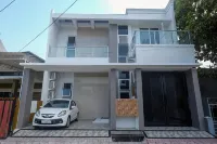 RedDoorz Syariah Near Alun Alun Temanggung Hotels near Sigandul View