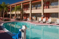 Super 8 by Wyndham Indio - Pool