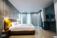 Seven Days a Week Resort Hotel a Na Yong