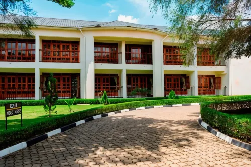 Kalya Courts Hotel Fort Portal - Pysäköinti