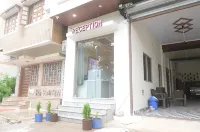 Hotel Shri Dhwaja Inn - 2-Star