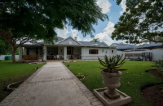 Presidents Boutique Lodge - Homestays