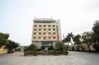 Sao Viet Hotel Hotels in Hưng Nguyên District