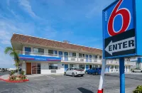 Motel 6 Lost Hills, CA