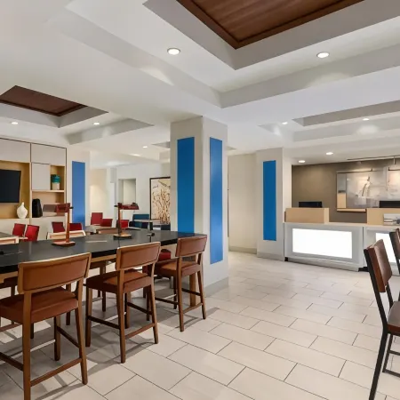 Holiday Inn Express & Suites SHAWNEE I-40 by IHG