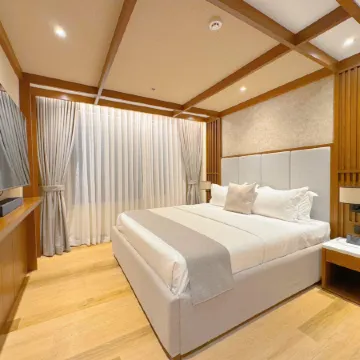 Downtown District Hotel