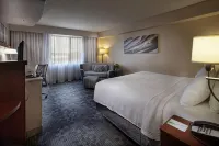 Courtyard Fayetteville Отели в г. Джонсон
