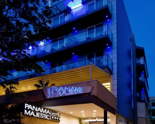 Hotel Panama Majestic Отели рядом с достопримечательностью «Площадь Пьяцца Кавур»