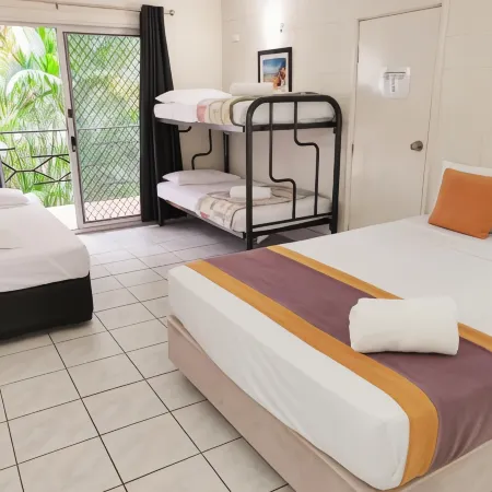 Coconut Grove Holiday Apartments Hotels in Darwin