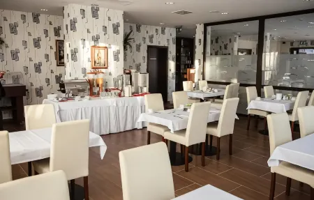 Jade Hotel-Ezüsthíd Hotel